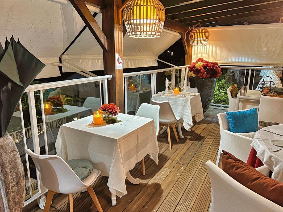 Green Lord Domaine - Lodges Piscine & Spa - Bar & Lounge - Restaurant Gastronomique Lamentin エクステリア 写真