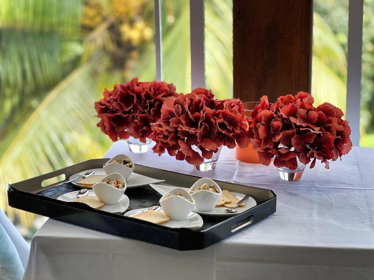 Green Lord Domaine - Lodges Piscine & Spa - Bar & Lounge - Restaurant Gastronomique Lamentin エクステリア 写真